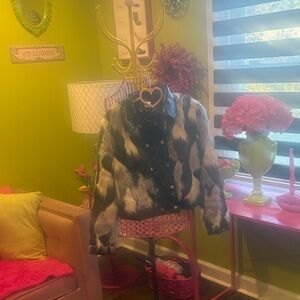 VENUS Black and White Jean Jacket